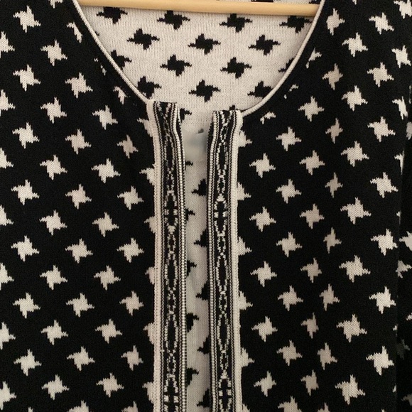 Large nearly new Orvis cardigan with zippered front. - Picture 3 of 5